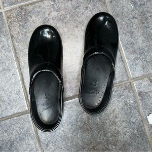 Black shiny Dansko’s